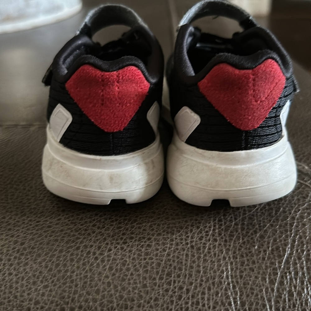 Adidas - Picture 3 of 4